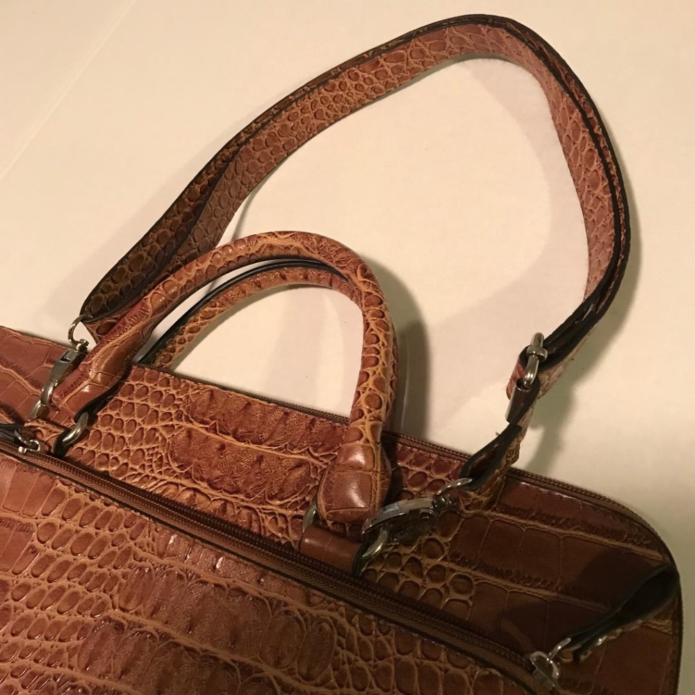 Bueno Faux Leather Laptop/Tablet Bag - Picture 2 of 5